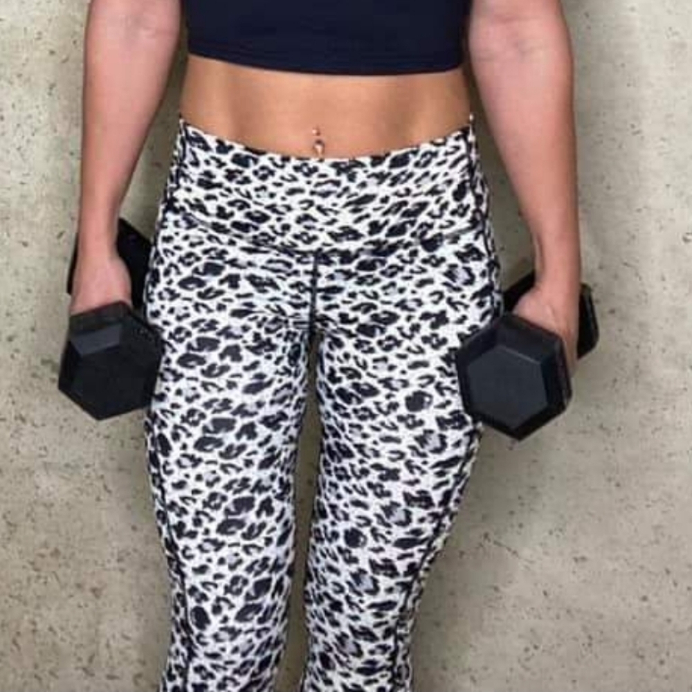 Zyia Snow Leopard Brilliant Pocket Capris